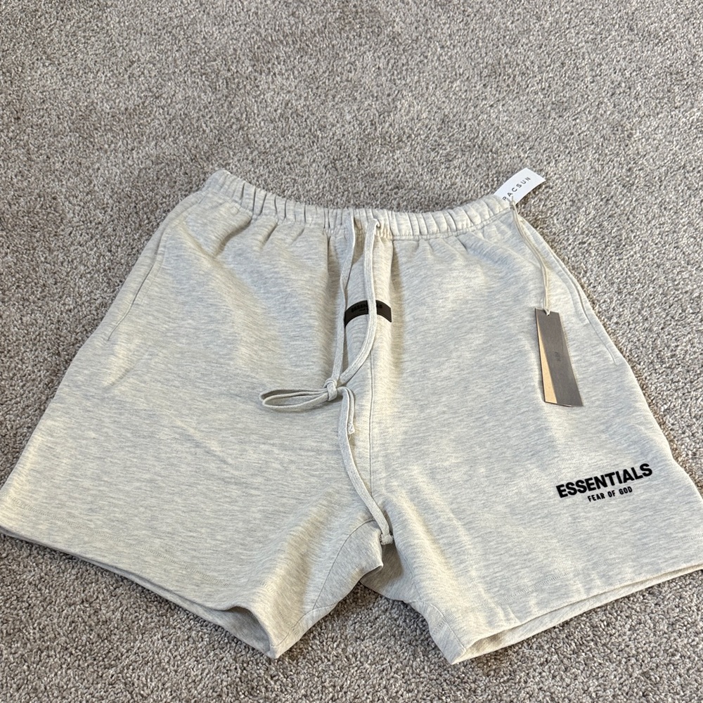 Essentials men’s shorts